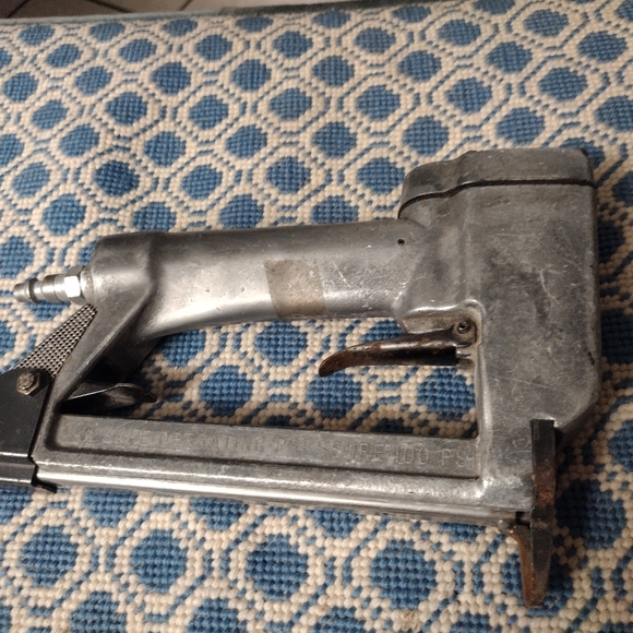 Vintage paslode finishing nail gun - Picture 3 of 4